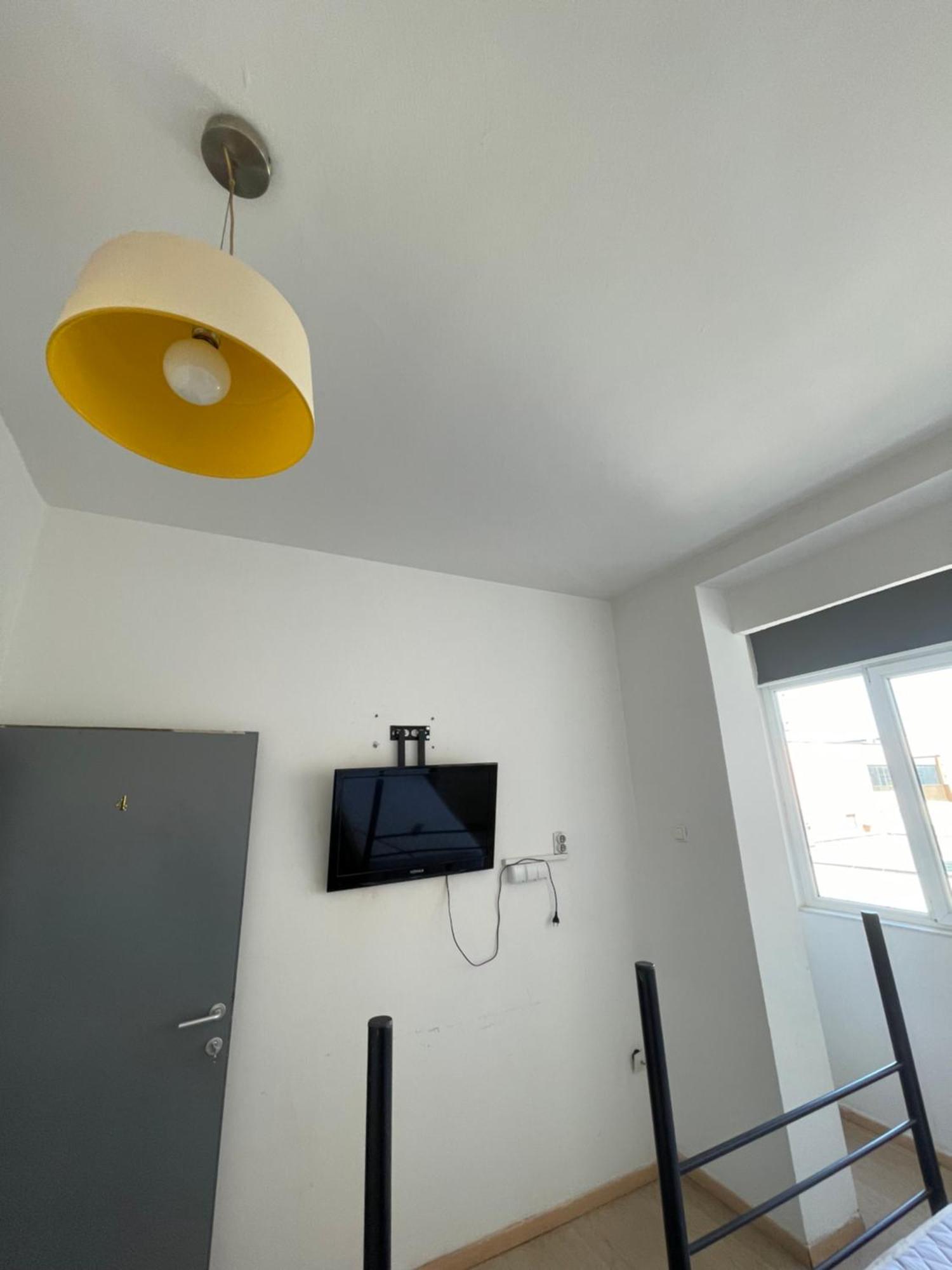 Newborn Comfort Hostel The Biggest Hostel Of Town With Best Location Priştine Dış mekan fotoğraf