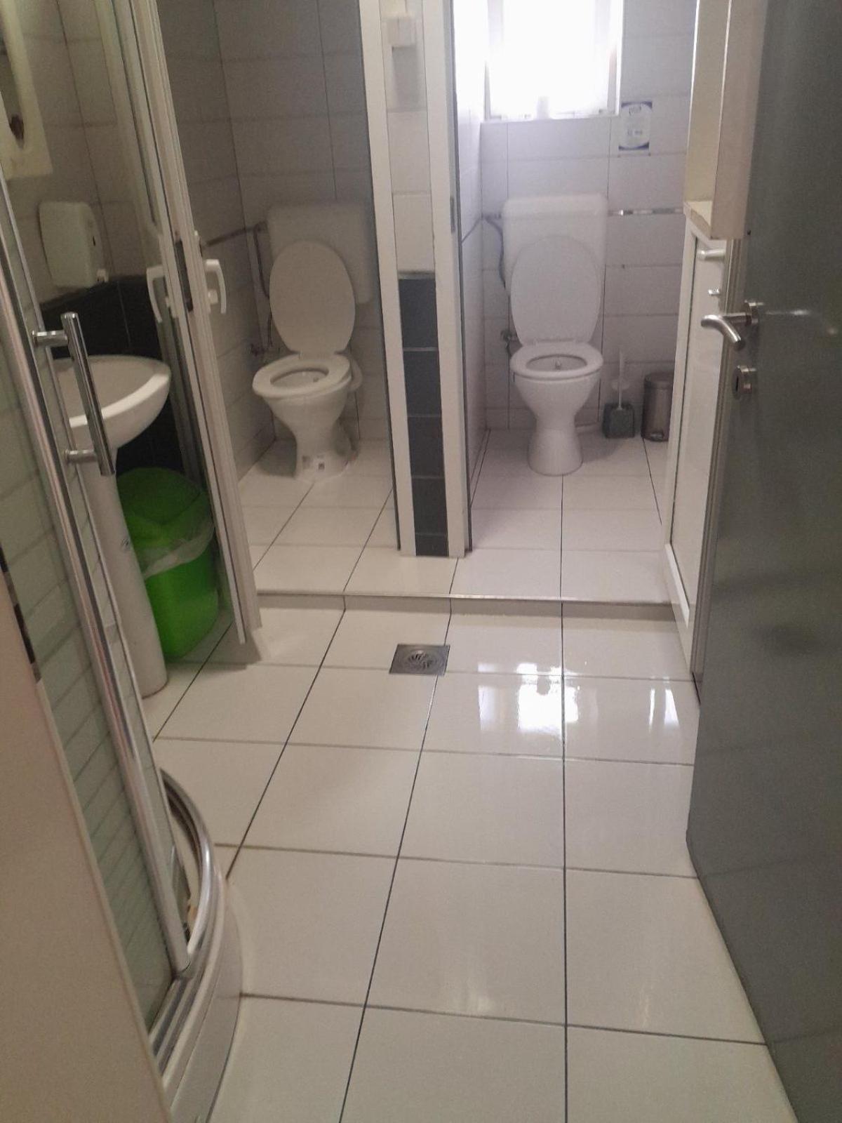Newborn Comfort Hostel The Biggest Hostel Of Town With Best Location Priştine Dış mekan fotoğraf