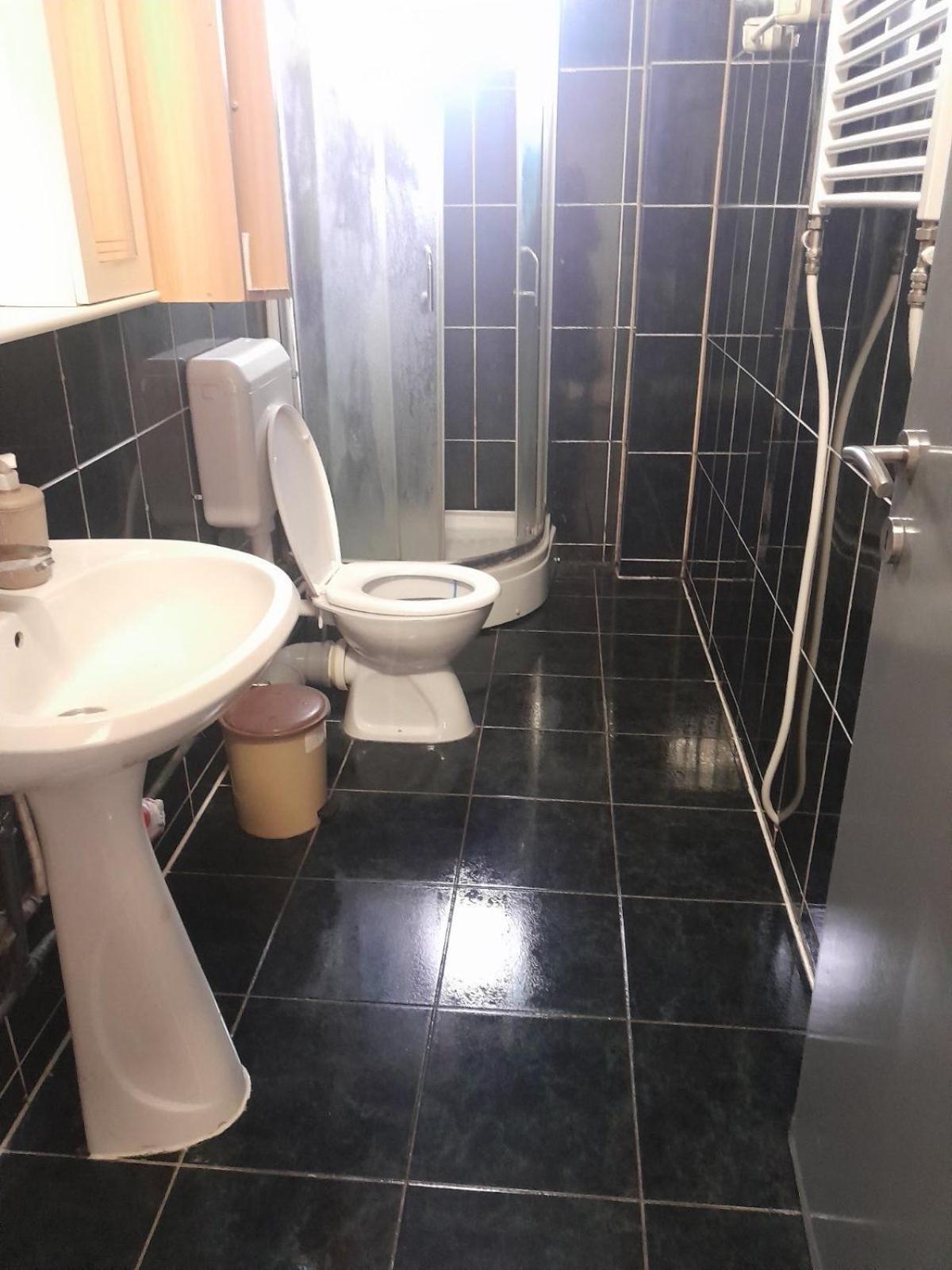 Newborn Comfort Hostel The Biggest Hostel Of Town With Best Location Priştine Dış mekan fotoğraf